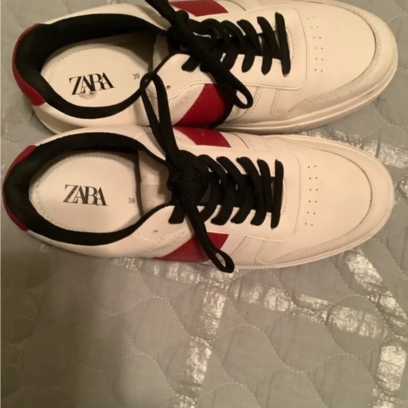 ZARA~ WOMEN’S~WHITE SNEAKERS~SIZE 39=8 - Picture 1 of 5